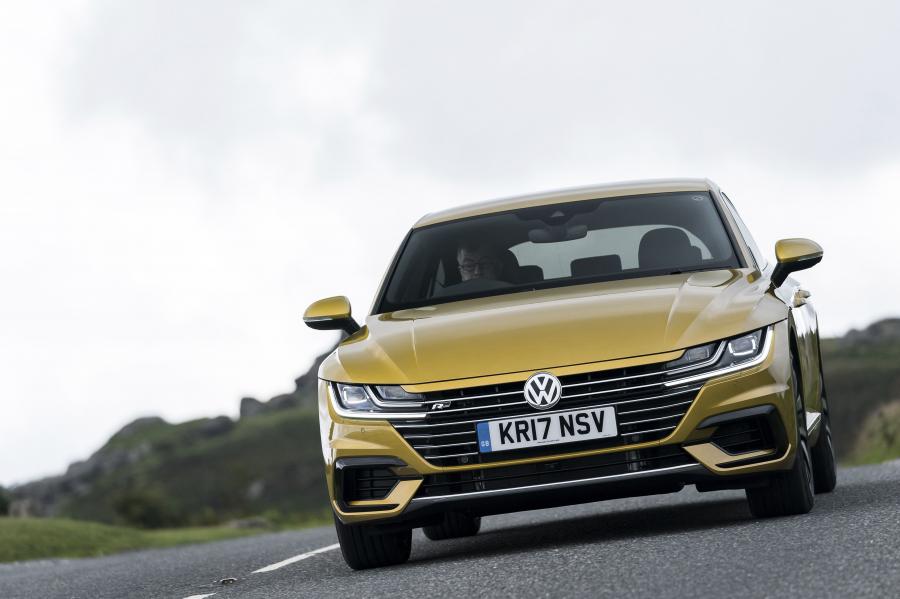  Volkswagen Arteon 4Motion R-Line 2017 года  (UK) (фото 40 из 41)